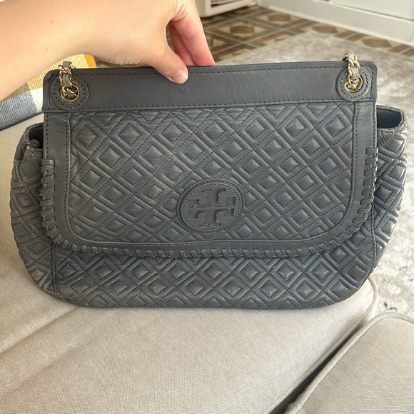 Tory Burch quilted Marion saddle grey bag Crossbody or over shoulder - Picture 2 of 11